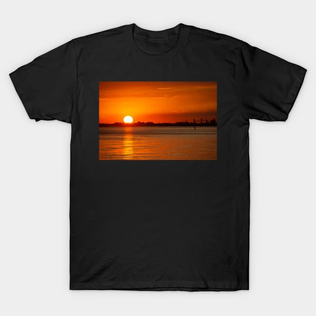 Red sky of sunset at St Kilda Beach, Melbourne, Australia. T-Shirt by sma1050